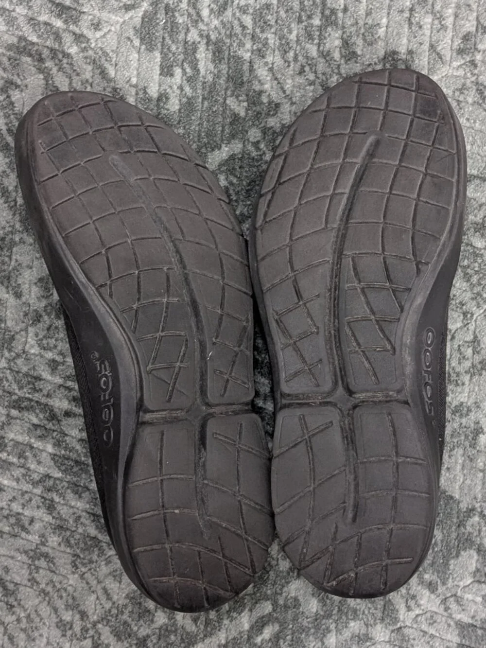 OOFOS OOmg Eezee Women's Size 12 Black Low Slip On Shoe Recovery Sneaker